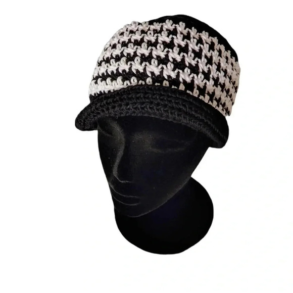 Handmade Crochet Ladies Houndstooth Beanie. main image 7